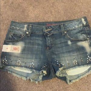 New, size 9 decree shorts